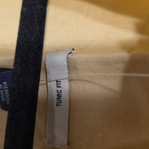 Universal Thread Button Down Tunic - Picture 6 of 7